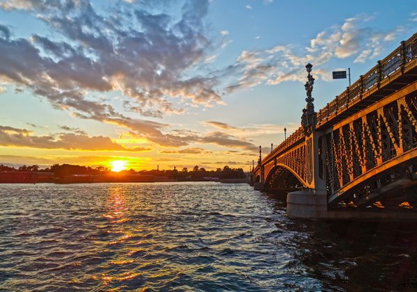 Вечерний круиз к Северным островам: авторская экскурсия под звуки саксофона - фото 1