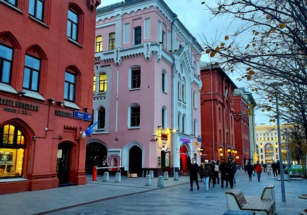 По следам древней крепостной стены Китай-города