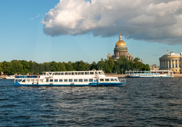 На теплоходе по Неве и Финскому заливу «Балтийский круиз»