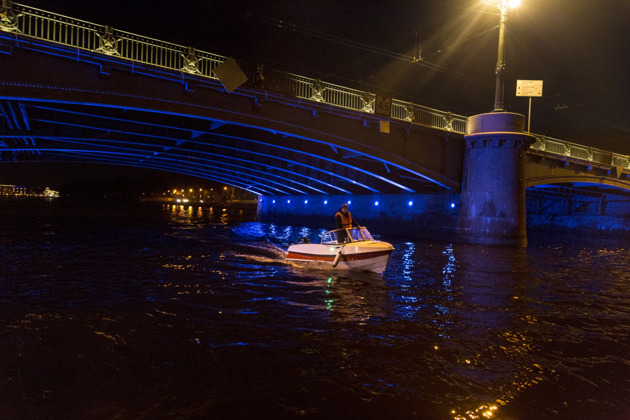 Фото - экскурсия: Ночная водная прогулка на катере без капитана