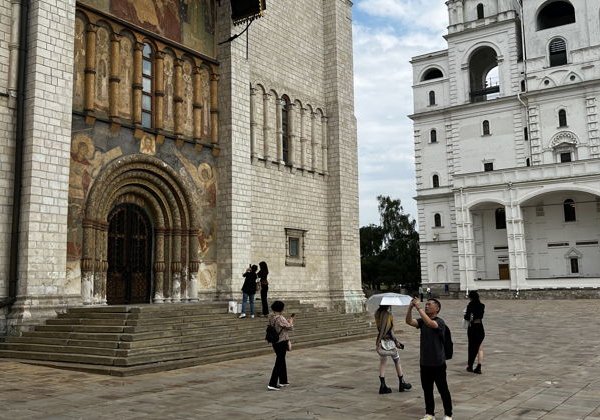 Экскурсия в Московский Кремль на иностранном языке с аккредитованным гидом - фото 1