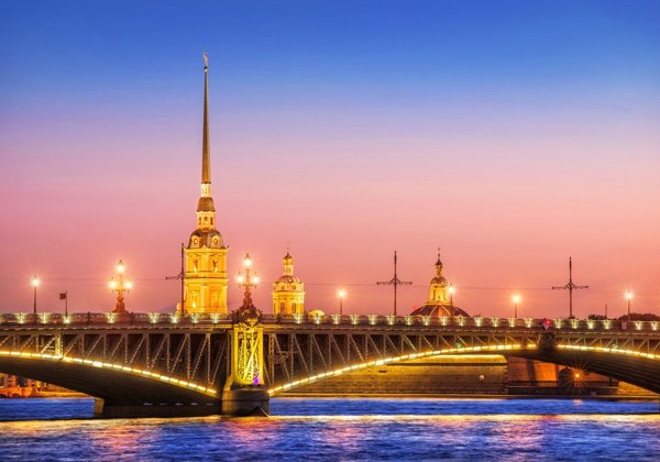 «Романтика ночного города» — прогулка на теплоходе под звуки саксофона