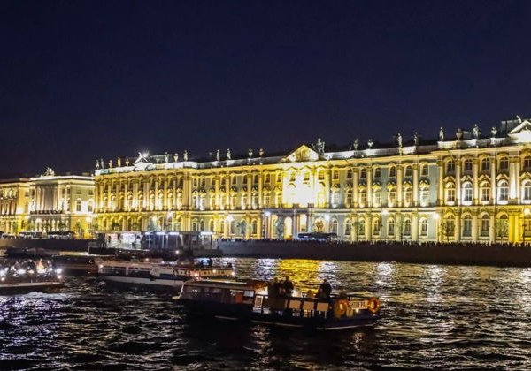 «Мосты повисли над Невой» — ночная прогулка на двухпалубном теплоходе - фото 1