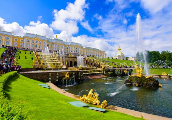 Блистательный Петергоф: дворцы и парк с фонтанами - фото 2