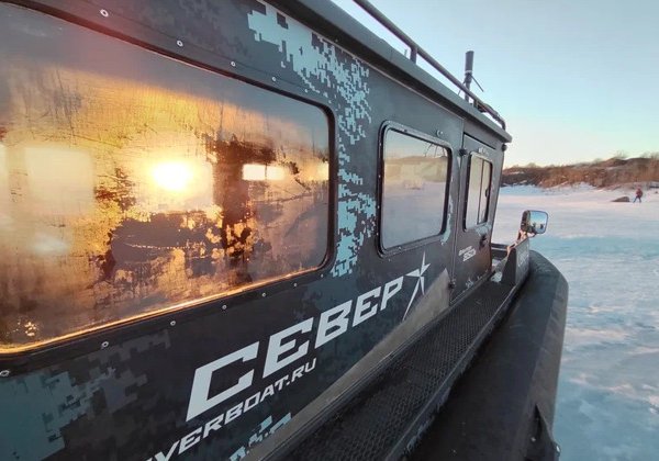 Большой круиз вокруг фортов Кронштадта на аэролодке