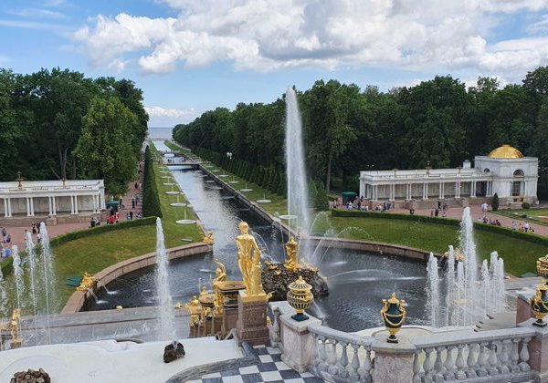 Обзорная экскурсия по Петербургу + Нижний парк Петергофа - фото 1