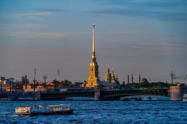 Фото экскурсии - Автобусная экскурсия по Санкт-Петербургу с посещением Нижнего парка в Петергофе - 9