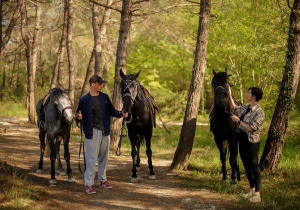 Прогулка на лошадях к водопаду «Чаша любви»