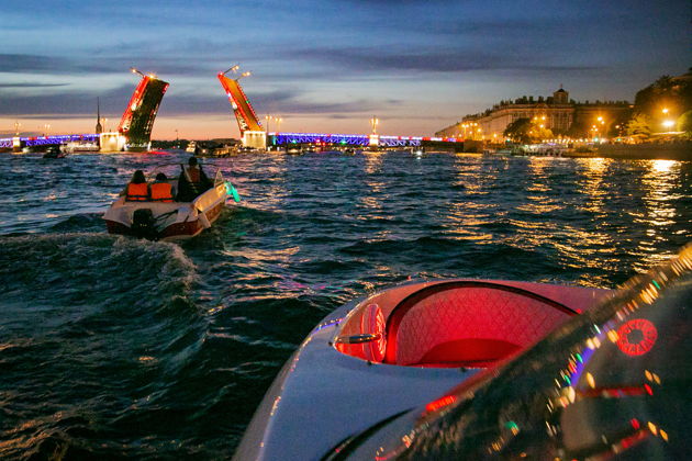 Фото экскурсии - Прогулка на частном катере "Стремительный" с капитаном для наблюдения за разводом мостов - 7