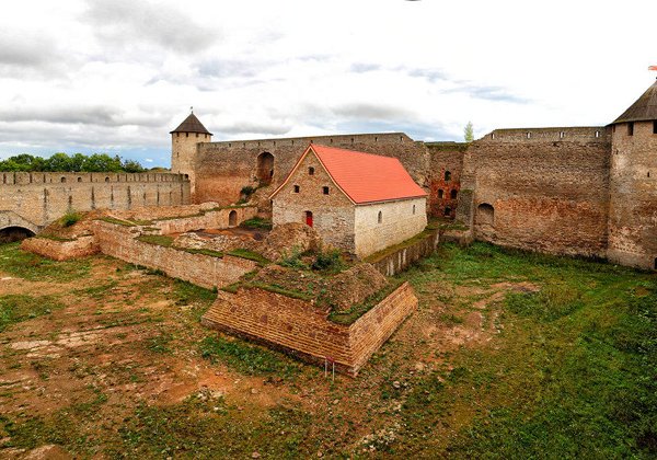 Ивангородская крепость, Парусинка, нарвская рыба и Шепелёвский маяк