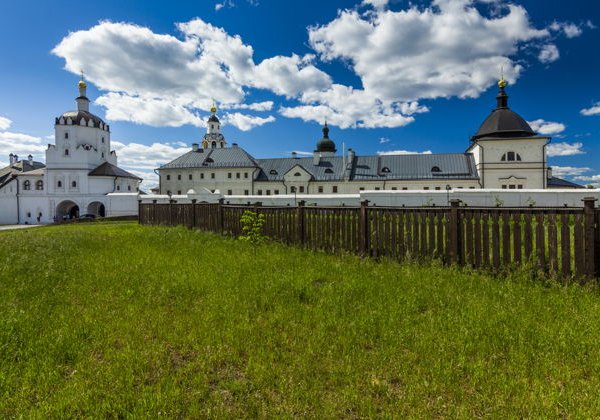 По окраинам: Свияжск, Раифа, Храм всех религий - фото 2
