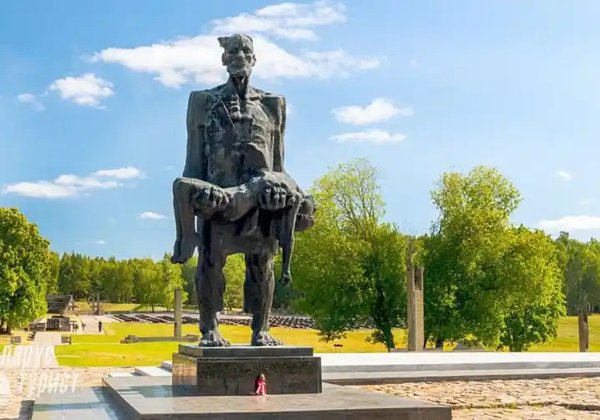 Трансфер из Минска в мемориальный комплекс «Хатынь» с ожиданием и обратно