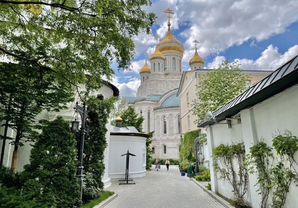 Возрожденная святыня: Сретенский монастырь