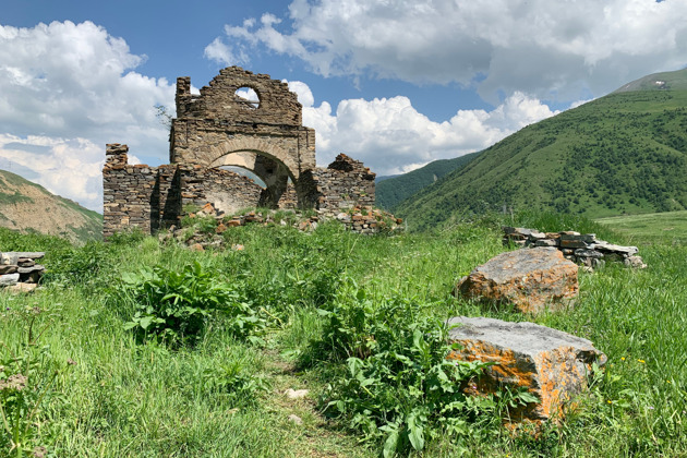 Мамисон, старинная Военно-Осетинская дорога и целебные ключи Бирагзанг