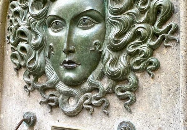 Клубнично-земляничная столица Италии — город Неми - фото 4