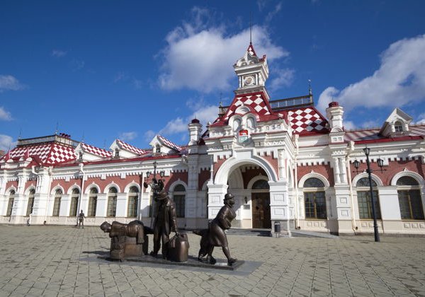 Романовы. Царская семья в Екатеринбурге - фото 1