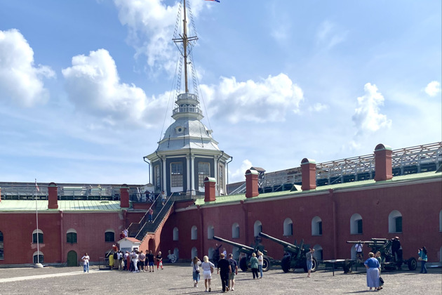 Фото - экскурсия: Петропавловская крепость: зайцы, собор и тюремные казематы