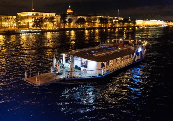 Джазовый концерт-круиз под разводными мостами