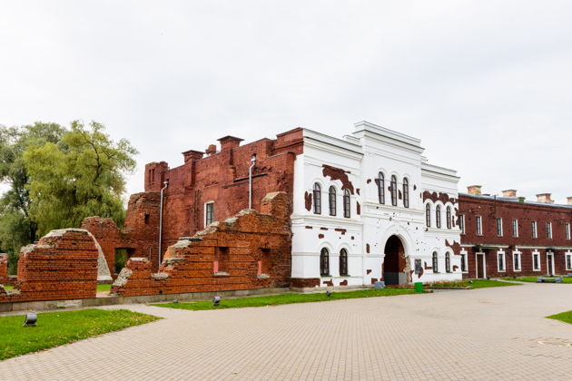 Экскурсия в Брестскую крепость в сборной группе-3