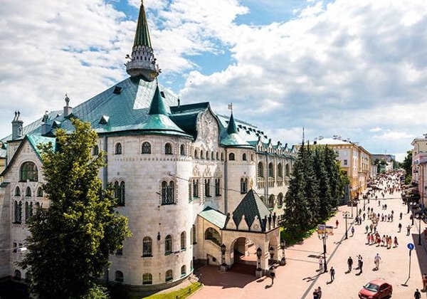 Пешеходная экскурсия по Покровке "Главная улица города"