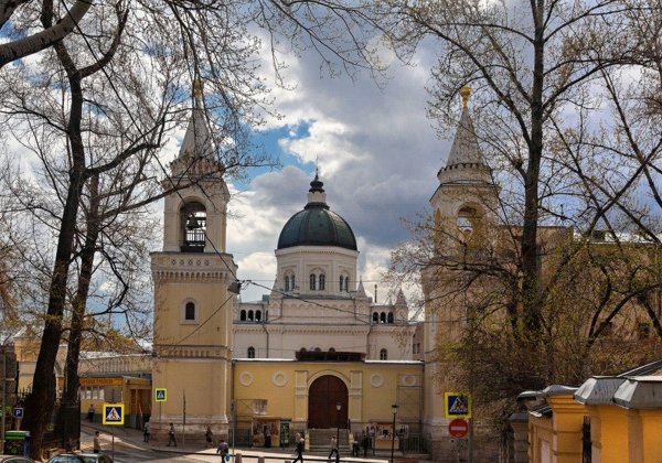 Женские монастыри Москвы