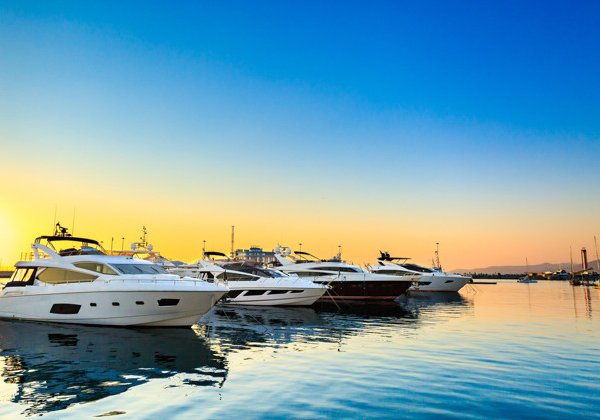 Морская прогулка на роскошной яхте Princess из морпорта Сочи