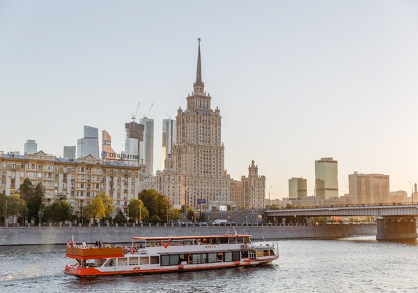 Семь Сталинских сестер. Легенды высоток Москвы