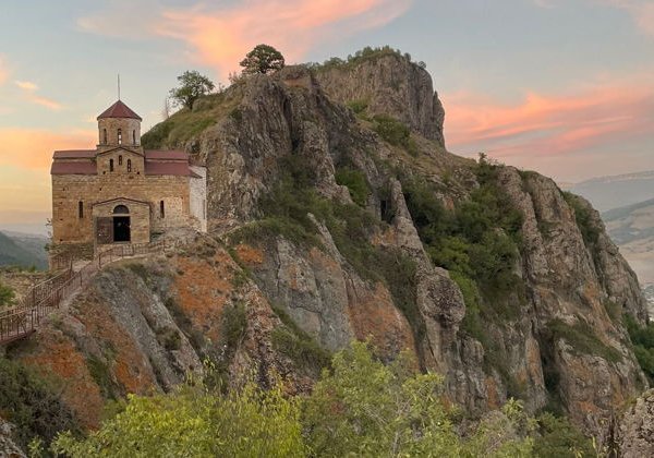 Поездка в Архыз и Домбай в мини-группе (1 ночь в отеле в горах) - фото 2