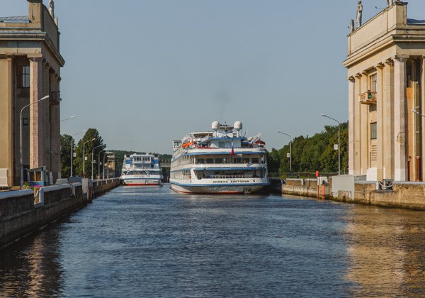 «От Москвы до Волги»: канал им. Москвы с теплоходной прогулкой