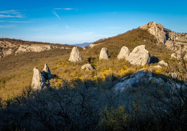 Скалы Тышлар: по тропе к Храму Солнца