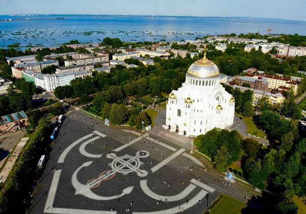 Кронштадт и Петергоф в мини-группе