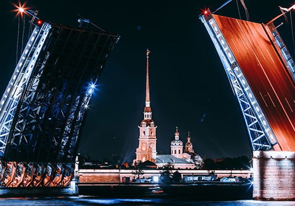 Полночь в Петропавловке и теплоходная прогулка к разведенным мостам - фото 1