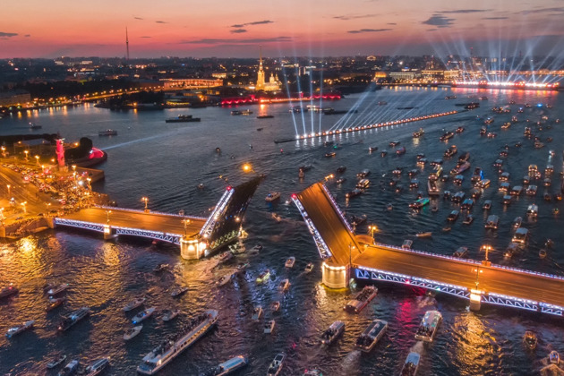 Фото - экскурсия: Большой променад по Неве и шоу «Музыка Дворцового моста»