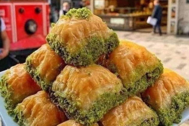 Фото экскурсии - Прогулка по Бейоглу: Галата, Истикляль и Таксим - 12