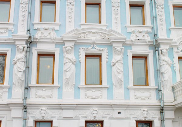 «Особняки и башни». Секреты возникновения города и его необычные сословия