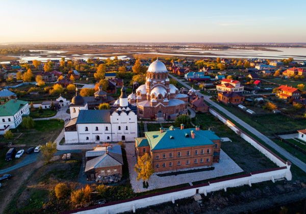 Из Казани в Свияжск: тайны острова-крепости в авторском маршруте - фото 2