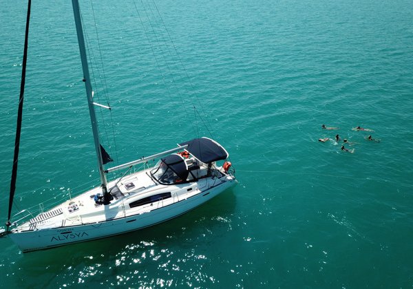 Морская прогулка на яхте с купанием в Адлере Сириус