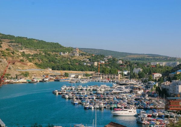 Балаклавские истории с прогулкой на катере и купанием в открытом море