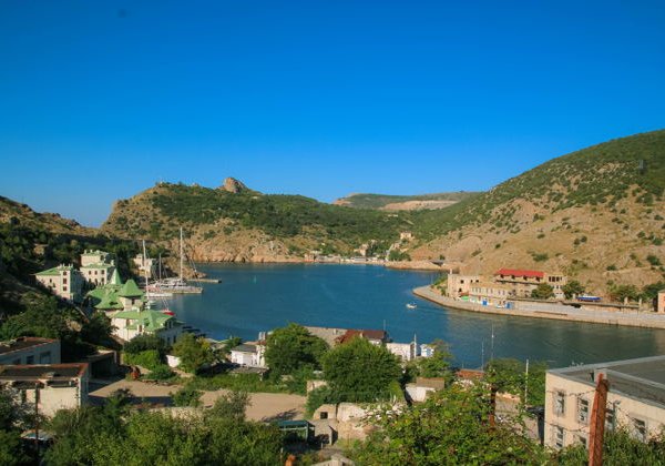 Балаклавские истории с прогулкой на катере и купанием в открытом море - фото 2