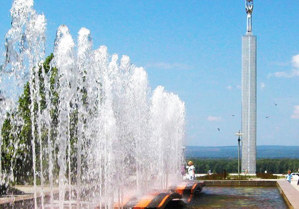 Самара за 3 часа: от купеческих особняков до космических высот