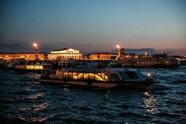 Фото экскурсии - Просмотр салюта на день ВМФ с борта уютного теплохода  - 2