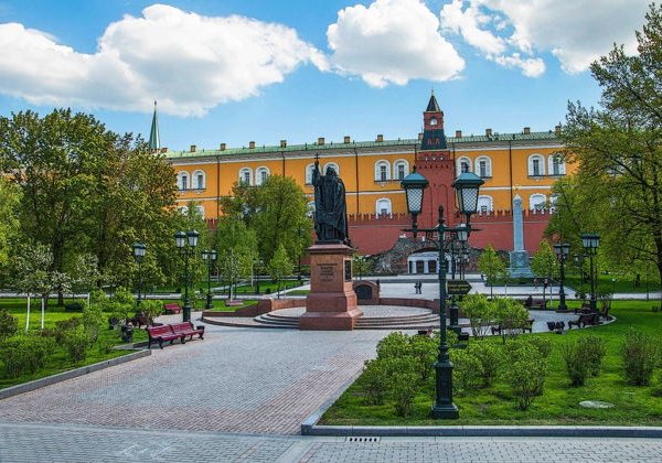 Прогулка вокруг Кремля: Красная площадь и окрестности в мини-группе - фото 1