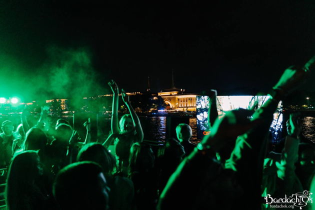 Фото экскурсии - «Karaoke Show» — вечеринка на теплоходе на разводные мосты [18+] - 2