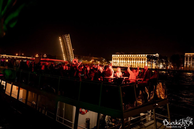 Фото - экскурсия: «Karaoke Show» — вечеринка на теплоходе на разводные мосты [18+]