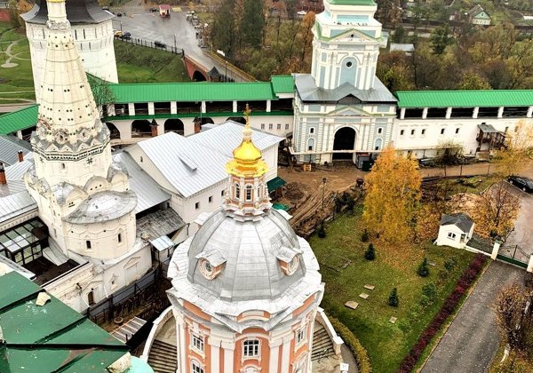 Троице-Сергиева Лавра - главный монастырь на Руси 