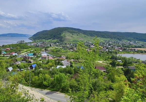 Там где горы смотрят в море  - фото 1