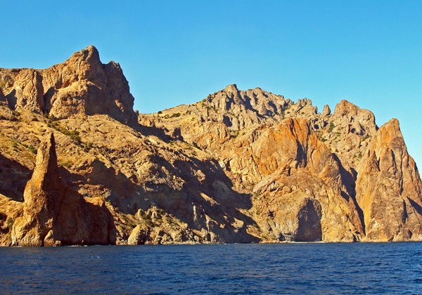 Судак и Новый Свет: яркие достопримечательности Восточного Крыма - фото 2