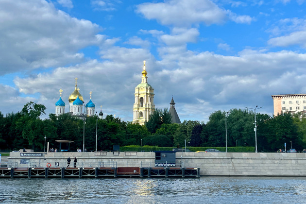 Фото - экскурсия: «Берега силы: святыни и заводы у воды» — экскурсия на электросудне