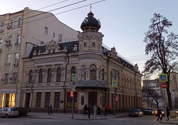 Основные достопримечательности Южной столицы на автомобиле за три часа  - фото 2