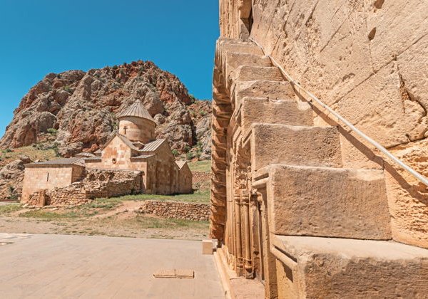 Хор Вирап Монастырь, Нораванк, Джермук, Пещера Арени и Винодельня - фото 3